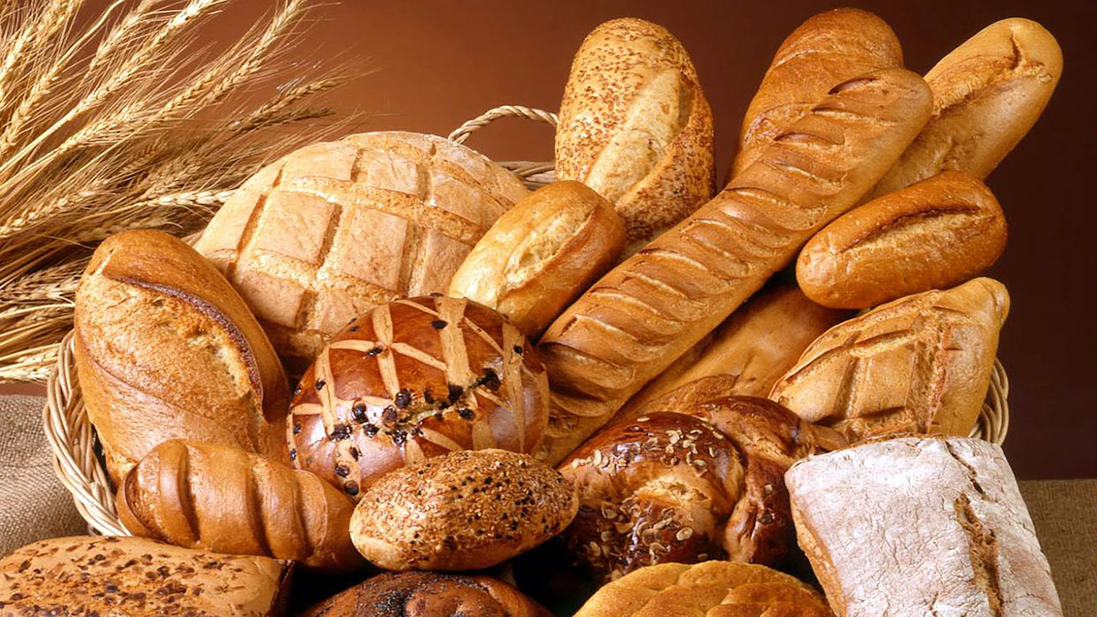 Pães variados recém-assados